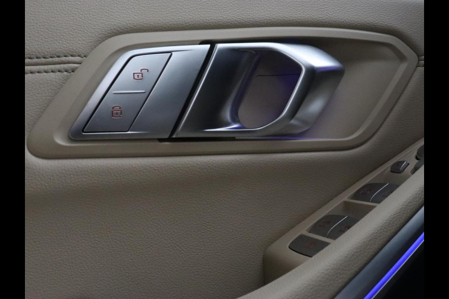 BMW 3-serie 330i High Executive | Panoramadak | Sport Line | Leder | Stoelverwarming | Trekhaak | Carplay | Live Cockpit | Camera | Navigatie | Sfeerverlichting | Park Assist | Sportstoelen | Climate control
