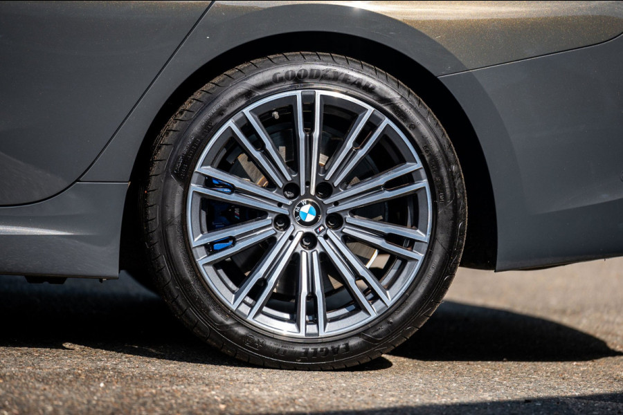 BMW 3-serie 330i High Executive Edition I Dravit Grau I M Pakket I 360 I Nap I Panoramadak