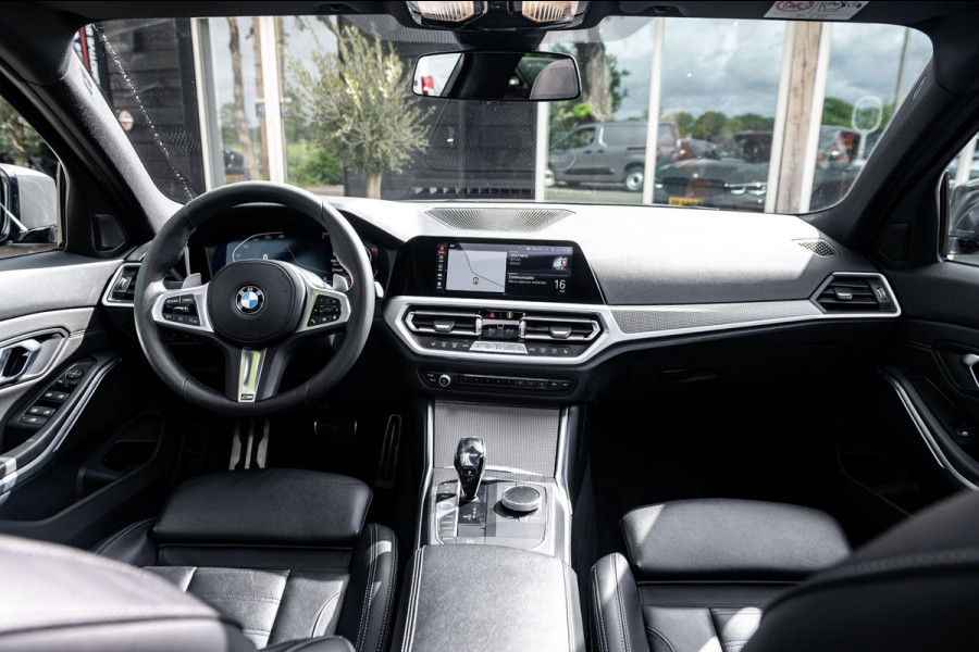 BMW 3-serie 330i High Executive Edition I Dravit Grau I M Pakket I 360 I Nap I Panoramadak