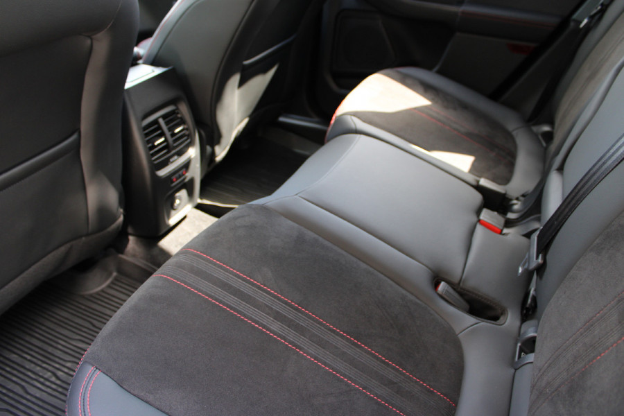 Ford Kuga 2.5 PHEV ST-Line X | 19" | Technology pack | BLIS | B&O | AGR