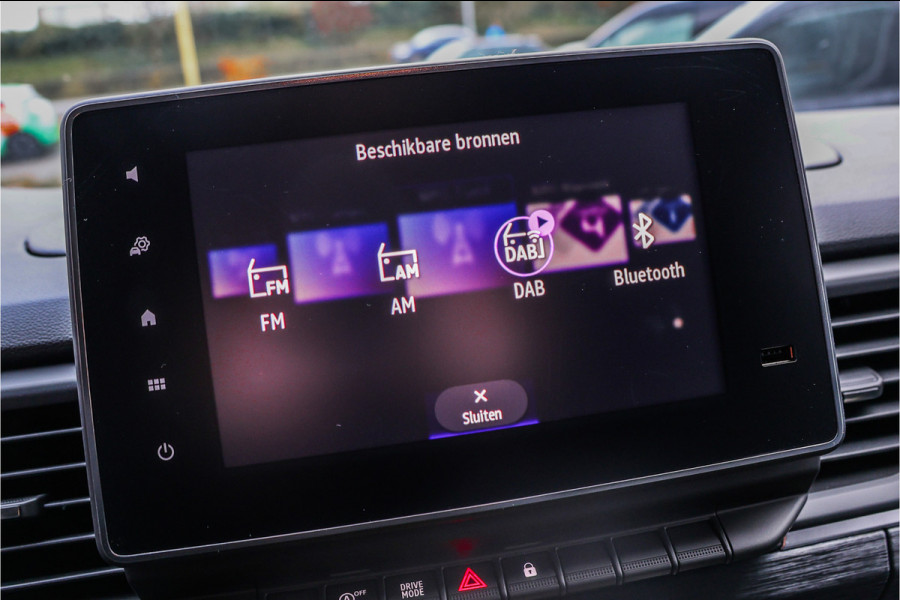 Renault Trafic 2.0 170 PK L2H1 DC | Dubbel Cabine | Navigatie | Blind Spot | Camera | CarPlay | Trekhaak | Stoelverwarming | Virtual Cockpit | 5-Zitter | Dubbel cabine | NAP Logisch | NL Auto