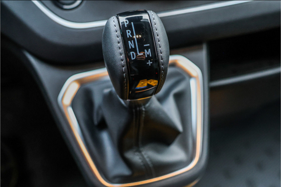 Renault Trafic 2.0 170 PK L2H1 DC | Dubbel Cabine | Navigatie | Blind Spot | Camera | CarPlay | Trekhaak | Stoelverwarming | Virtual Cockpit | 5-Zitter | Dubbel cabine | NAP Logisch | NL Auto