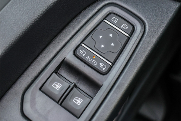 Renault Trafic 2.0 170 PK L2H1 DC | Dubbel Cabine | Navigatie | Blind Spot | Camera | CarPlay | Trekhaak | Stoelverwarming | Virtual Cockpit | 5-Zitter | Dubbel cabine | NAP Logisch | NL Auto