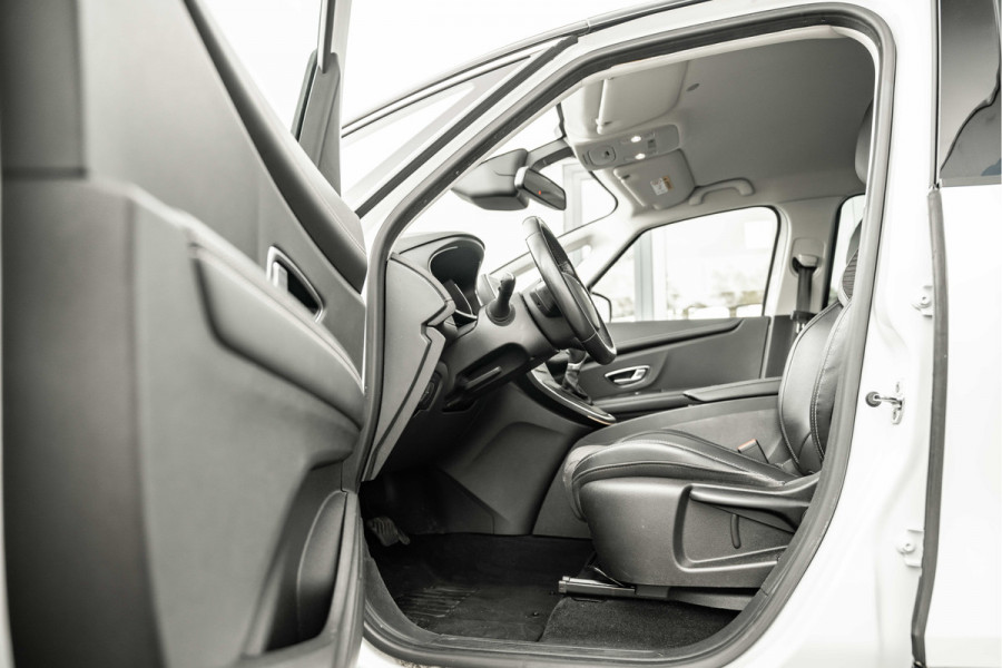 Renault Scénic 1.3 TCe Intens | Automaat | Navi | 1800kg trekgewicht