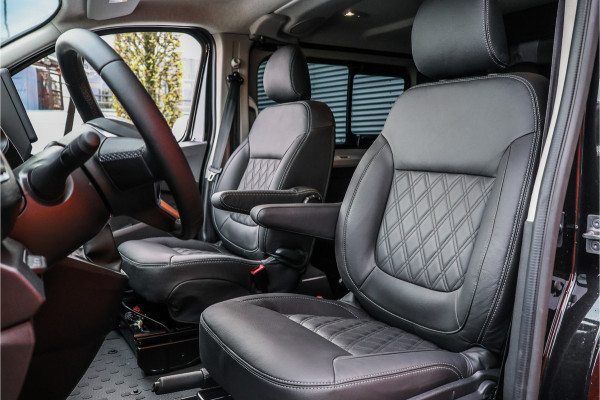 Renault Trafic 2.0 170 PK L2H1 DC | Dubbel Cabine | Navigatie | Blind Spot | Camera | CarPlay | Trekhaak | Stoelverwarming | Virtual Cockpit | 5-Zitter | Dubbel cabine | NAP Logisch | NL Auto