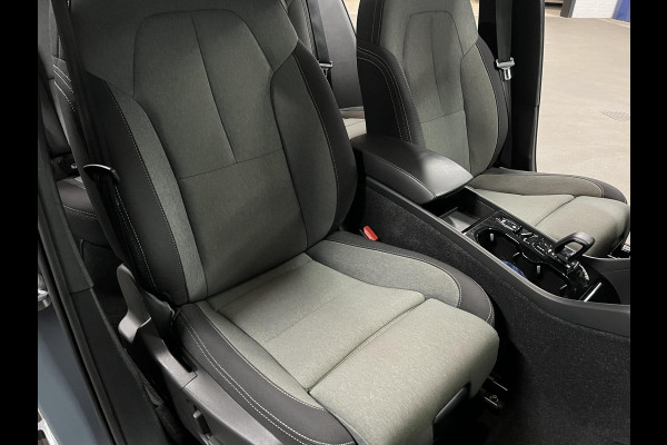 Volvo XC40 1.5 T4 Plug-in hybrid Plus Dark Adapt. cruise | Stuur-/stoelverwarming | Achteruitrij camera | Harman/Kardon | Memory | Carplay