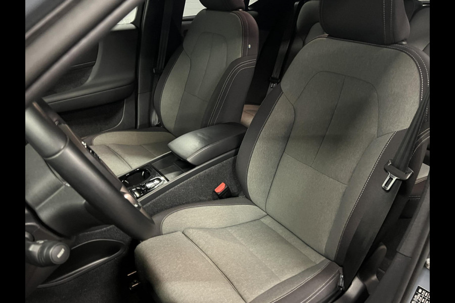 Volvo XC40 1.5 T4 Plug-in hybrid Plus Dark Adapt. cruise | Stuur-/stoelverwarming | Achteruitrij camera | Harman/Kardon | Memory | Carplay