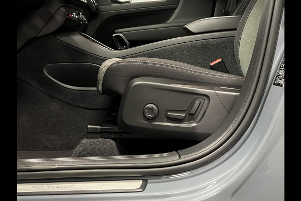 Volvo XC40 1.5 T4 Plug-in hybrid Plus Dark Adapt. cruise | Stuur-/stoelverwarming | Achteruitrij camera | Harman/Kardon | Memory | Carplay