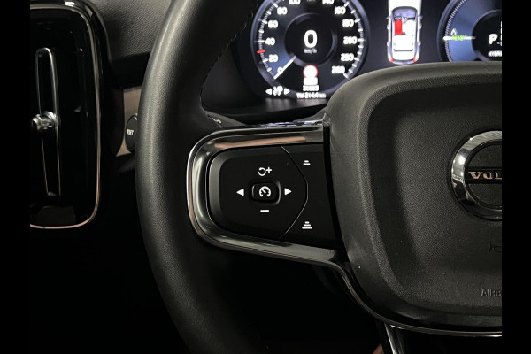 Volvo XC40 1.5 T4 Plug-in hybrid Plus Dark Adapt. cruise | Stuur-/stoelverwarming | Achteruitrij camera | Harman/Kardon | Memory | Carplay