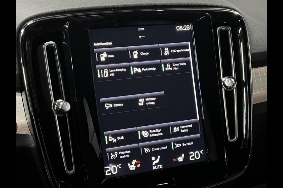 Volvo XC40 1.5 T4 Plug-in hybrid Plus Dark Adapt. cruise | Stuur-/stoelverwarming | Achteruitrij camera | Harman/Kardon | Memory | Carplay