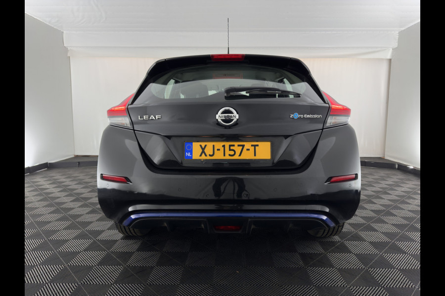 Nissan Leaf N-Connecta 40 kWh (INCL-BTW) Aut. *HEATPUMP | NAVI-FULLMAP | TOPVIEW | KEYLESS | BLINDSPOT |  DIGI-COCKPIT | HEATED-COMFORTSEATS | DAB | PRIVACYGLASS | ECC | ADAPTIVE-CRUISE | PDC | CARPLAY | 16"ALU*