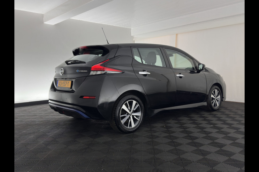 Nissan Leaf N-Connecta 40 kWh (INCL-BTW) Aut. *HEATPUMP | NAVI-FULLMAP | TOPVIEW | KEYLESS | BLINDSPOT |  DIGI-COCKPIT | HEATED-COMFORTSEATS | DAB | PRIVACYGLASS | ECC | ADAPTIVE-CRUISE | PDC | CARPLAY | 16"ALU*