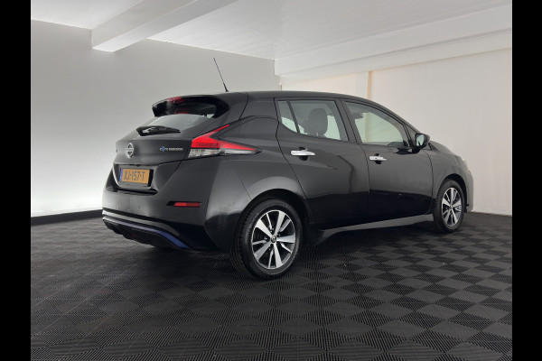 Nissan Leaf N-Connecta 40 kWh (INCL-BTW) Aut. *HEATPUMP | NAVI-FULLMAP | TOPVIEW | KEYLESS | BLINDSPOT |  DIGI-COCKPIT | HEATED-COMFORTSEATS | DAB | PRIVACYGLASS | ECC | ADAPTIVE-CRUISE | PDC | CARPLAY | 16"ALU*