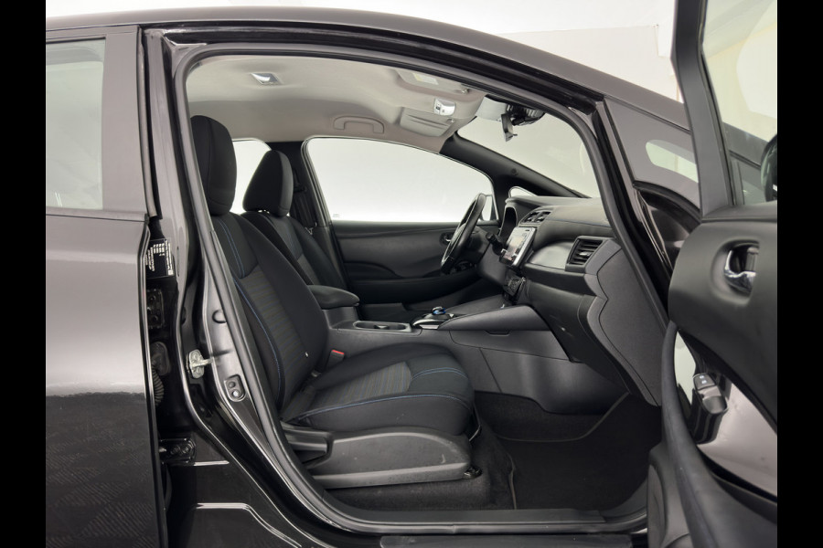 Nissan Leaf N-Connecta 40 kWh (INCL-BTW) Aut. *HEATPUMP | NAVI-FULLMAP | TOPVIEW | KEYLESS | BLINDSPOT |  DIGI-COCKPIT | HEATED-COMFORTSEATS | DAB | PRIVACYGLASS | ECC | ADAPTIVE-CRUISE | PDC | CARPLAY | 16"ALU*