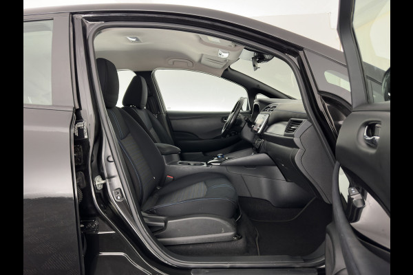 Nissan Leaf N-Connecta 40 kWh (INCL-BTW) Aut. *HEATPUMP | NAVI-FULLMAP | TOPVIEW | KEYLESS | BLINDSPOT |  DIGI-COCKPIT | HEATED-COMFORTSEATS | DAB | PRIVACYGLASS | ECC | ADAPTIVE-CRUISE | PDC | CARPLAY | 16"ALU*