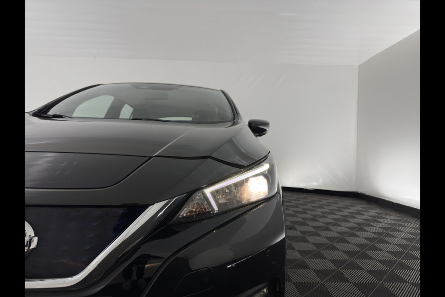 Nissan Leaf N-Connecta 40 kWh (INCL-BTW) Aut. *HEATPUMP | NAVI-FULLMAP | TOPVIEW | KEYLESS | BLINDSPOT |  DIGI-COCKPIT | HEATED-COMFORTSEATS | DAB | PRIVACYGLASS | ECC | ADAPTIVE-CRUISE | PDC | CARPLAY | 16"ALU*