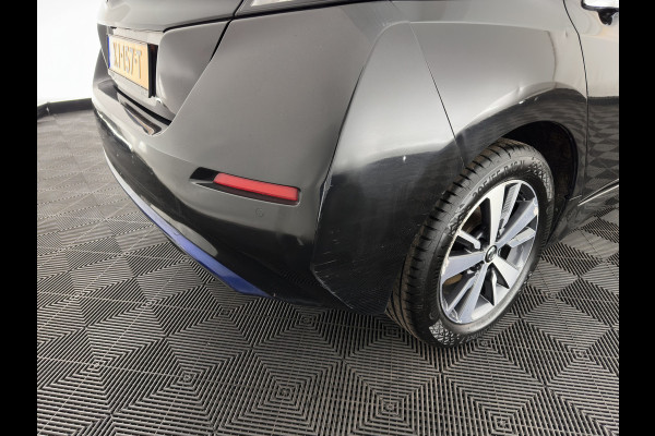 Nissan Leaf N-Connecta 40 kWh (INCL-BTW) Aut. *HEATPUMP | NAVI-FULLMAP | TOPVIEW | KEYLESS | BLINDSPOT |  DIGI-COCKPIT | HEATED-COMFORTSEATS | DAB | PRIVACYGLASS | ECC | ADAPTIVE-CRUISE | PDC | CARPLAY | 16"ALU*