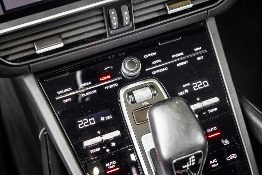 Porsche Cayenne 3.0 E-Hybrid - Sport Chrono + | Panorama | PDLS+ | Bose | Luchtvering