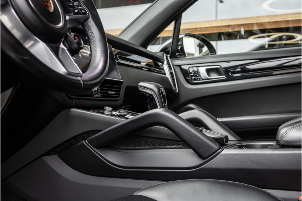 Porsche Cayenne 3.0 E-Hybrid - Sport Chrono + | Panorama | PDLS+ | Bose | Luchtvering