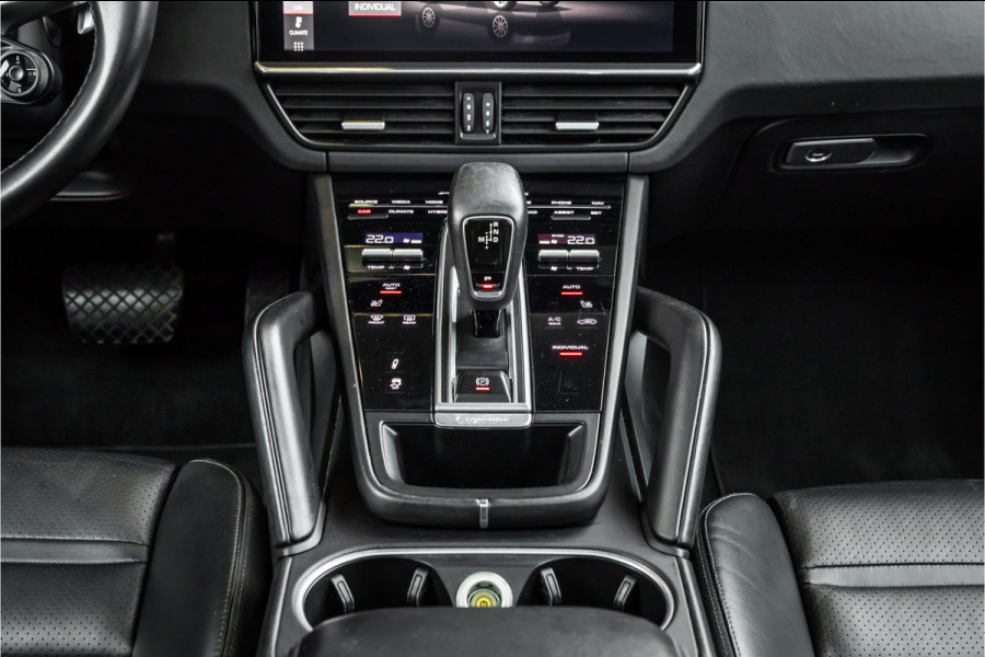 Porsche Cayenne 3.0 E-Hybrid - Sport Chrono + | Panorama | PDLS+ | Bose | Luchtvering