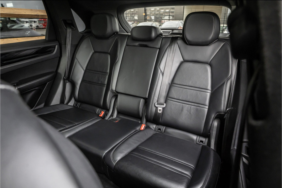 Porsche Cayenne 3.0 E-Hybrid - Sport Chrono + | Panorama | PDLS+ | Bose | Luchtvering