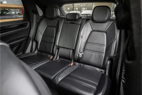 Porsche Cayenne 3.0 E-Hybrid - Sport Chrono + | Panorama | PDLS+ | Bose | Luchtvering