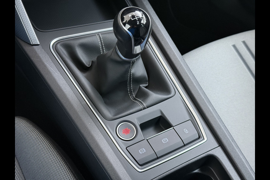 Seat Leon Sportstourer 1.5T 131pk Trekhaak Camera Adaptive-Cruise Navi Ecc Virtual Cockpit Apple Carplay/Android Auto Pdc Style Launch Edi Lmv Led DAB Keyless Isofix Front assist Regensensor Bluetooth Rijstrooksensor 1e Eigenaar Origineel Nederlandse Auto