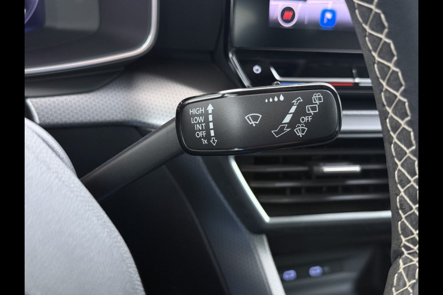 Seat Leon Sportstourer 1.5T 131pk Trekhaak Camera Adaptive-Cruise Navi Ecc Virtual Cockpit Apple Carplay/Android Auto Pdc Style Launch Edi Lmv Led DAB Keyless Isofix Front assist Regensensor Bluetooth Rijstrooksensor 1e Eigenaar Origineel Nederlandse Auto