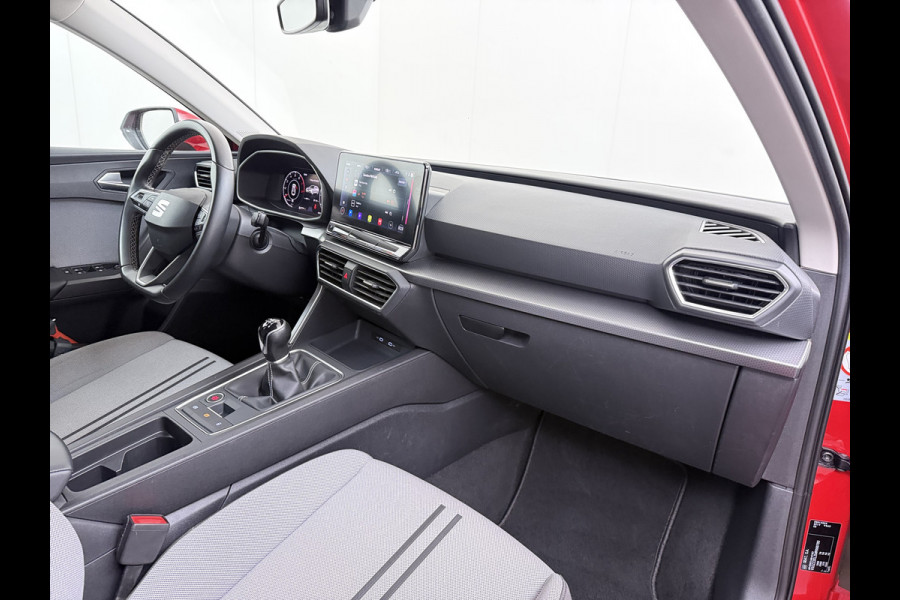 Seat Leon Sportstourer 1.5T 131pk Trekhaak Camera Adaptive-Cruise Navi Ecc Virtual Cockpit Apple Carplay/Android Auto Pdc Style Launch Edi Lmv Led DAB Keyless Isofix Front assist Regensensor Bluetooth Rijstrooksensor 1e Eigenaar Origineel Nederlandse Auto