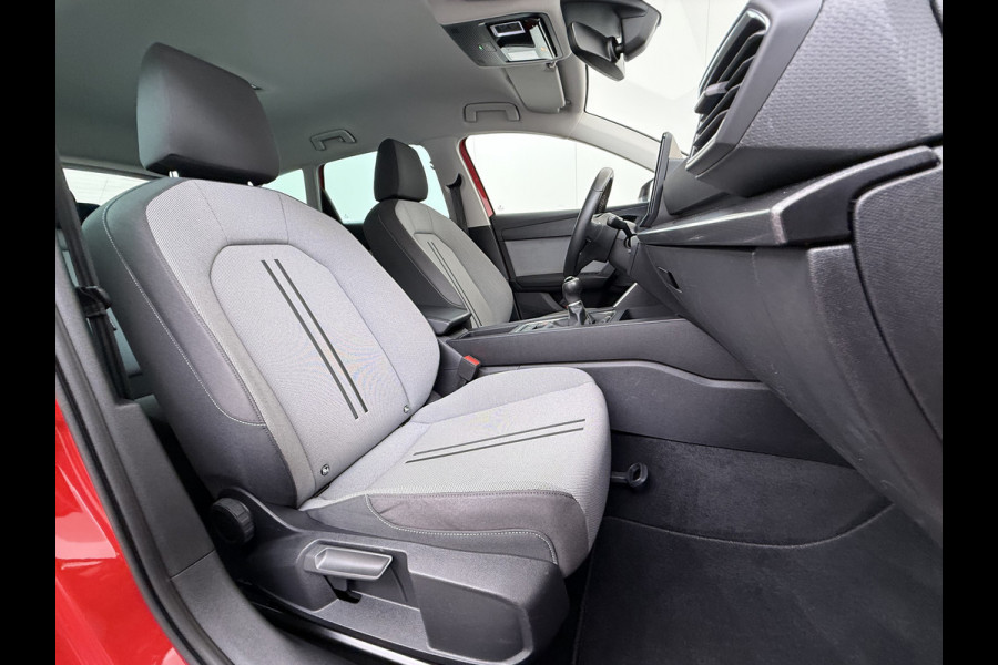 Seat Leon Sportstourer 1.5T 131pk Trekhaak Camera Adaptive-Cruise Navi Ecc Virtual Cockpit Apple Carplay/Android Auto Pdc Style Launch Edi Lmv Led DAB Keyless Isofix Front assist Regensensor Bluetooth Rijstrooksensor 1e Eigenaar Origineel Nederlandse Auto