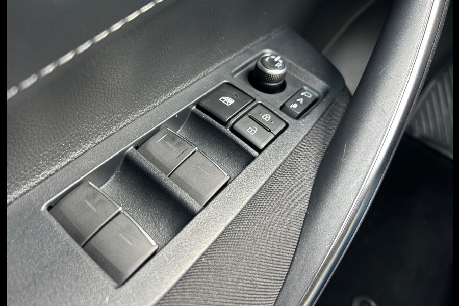 Toyota Corolla Touring Sports 1.8 Hybrid Dynamic Apple Carplay NL-Auto 1e Eigenaar Rijklaarprijs!