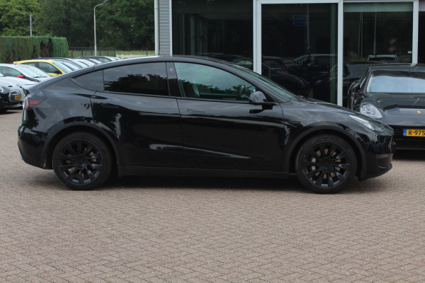 Tesla Model Y Long Range AWD 75 kWh / Autopilot / Panoramadak / Camera / 20'' / Keyless / Leder / Dodehoek / Navigatie / Stoelverwarming