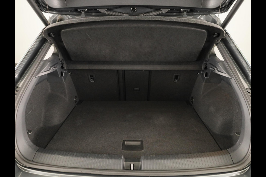 Volkswagen T-Roc 1.5 TSI R-Line Business | Achteruitrijcamera | Ergo Stoelen | Stoelverwarming | Elektrische achterklep |