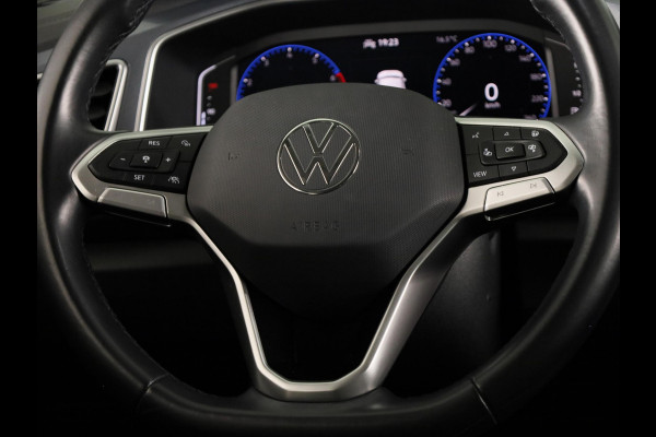 Volkswagen T-Roc 1.5 TSI R-Line Business | Achteruitrijcamera | Ergo Stoelen | Stoelverwarming | Elektrische achterklep |