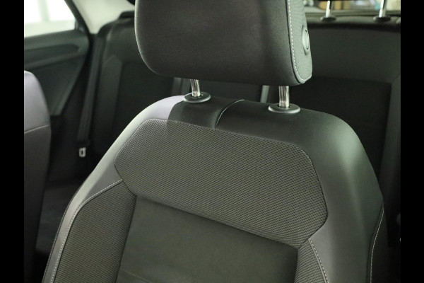 Volkswagen T-Roc 1.5 TSI R-Line Business | Achteruitrijcamera | Ergo Stoelen | Stoelverwarming | Elektrische achterklep |