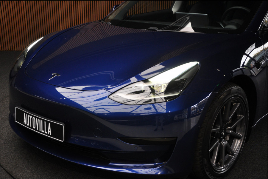 Tesla Model 3 Autopilot ACC Stuurverwarm. Afneemb. trekhaak PDC Leer Navi Panoramadak 360° Elektr. achterklep Stoelverwarming voor & achter Climate voor & achter LM velgen BTW auto!