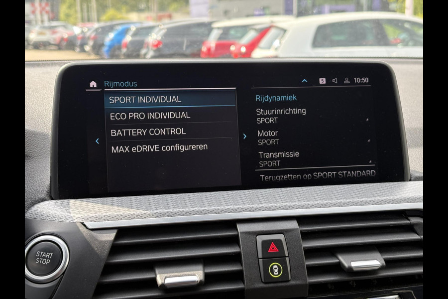 BMW X3 xDrive30e M Sport | M pakket | Trekhaak | Sportstoelen | Stoelverwarming | 360 graden camera | Led koplampen | Head up Display