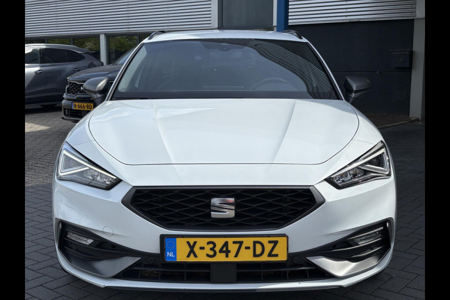 Seat Leon Sportstourer 1.4 TSI eHybrid PHEV FR 204pk | 88,4% SOH | Trekhaak | Stoel & Stuurverwarming | Adaptive Cruise | Side Assist |