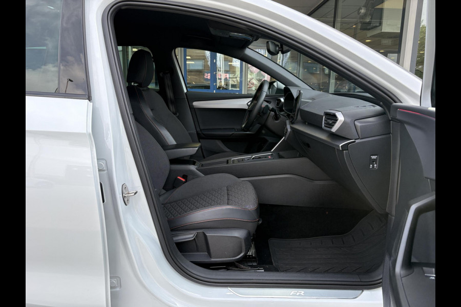 Seat Leon Sportstourer 1.4 TSI eHybrid PHEV FR 204pk | 88,4% SOH | Trekhaak | Stoel & Stuurverwarming | Adaptive Cruise | Side Assist |
