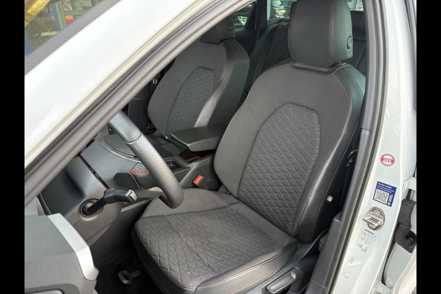 Seat Leon Sportstourer 1.4 TSI eHybrid PHEV FR 204pk | 88,4% SOH | Trekhaak | Stoel & Stuurverwarming | Adaptive Cruise | Side Assist |