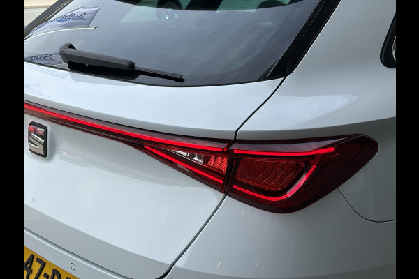 Seat Leon Sportstourer 1.4 TSI eHybrid PHEV FR 204pk | 88,4% SOH | Trekhaak | Stoel & Stuurverwarming | Adaptive Cruise | Side Assist |
