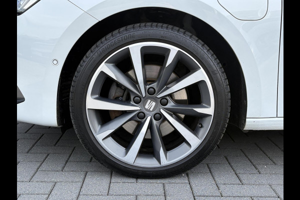Seat Leon Sportstourer 1.4 TSI eHybrid PHEV FR 204pk | 88,4% SOH | Trekhaak | Stoel & Stuurverwarming | Adaptive Cruise | Side Assist |
