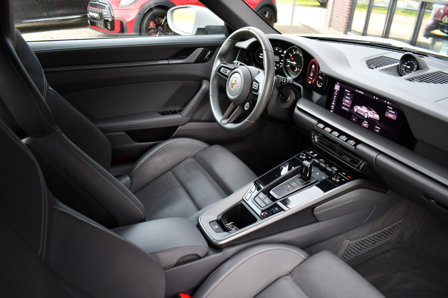 Porsche 911 Cabrio 3.0 Carrera 4S Chrono+Design ACC 360 4WS Sp-Uitlaat Bose PPF