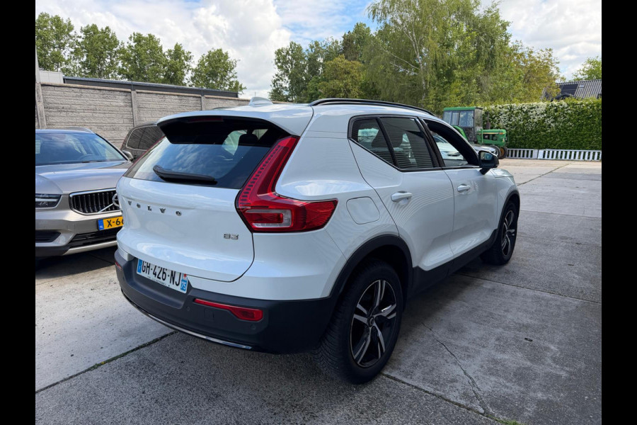 Volvo XC40 Aut. B3 Plus Dark Stoelverwarming Parkeercamera HarmanKardon 163pk