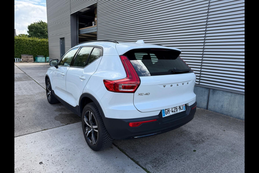 Volvo XC40 Aut. B3 Plus Dark Stoelverwarming Parkeercamera HarmanKardon 163pk