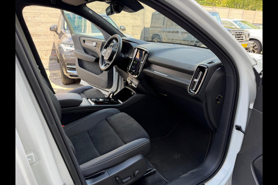 Volvo XC40 Aut. B3 Plus Dark Stoelverwarming Parkeercamera HarmanKardon 163pk