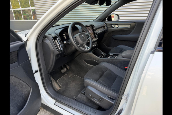 Volvo XC40 Aut. B3 Plus Dark Stoelverwarming Parkeercamera HarmanKardon 163pk
