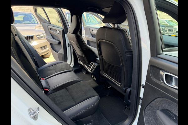 Volvo XC40 Aut. B3 Plus Dark Stoelverwarming Parkeercamera HarmanKardon 163pk