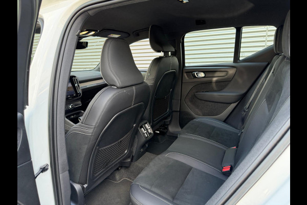 Volvo XC40 Aut. B3 Plus Dark Stoelverwarming Parkeercamera HarmanKardon 163pk