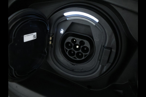 Mercedes-Benz E-Klasse Estate Mercedes-AMG 53 4MATIC+ Hybride | AMG DYNAMIC PLUS Pakket | 21 Inch AMG Velgen | Panorama dak | AMG Driver's Package | Trekhaak | Burmester® | Inclusief 24 maanden MB Certified garantie voor Europa.